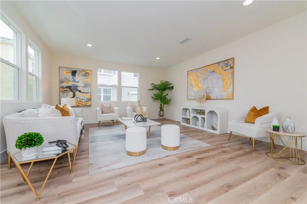 11237 Gladhill Road 15, Whittier, California 90604 home-pic-1